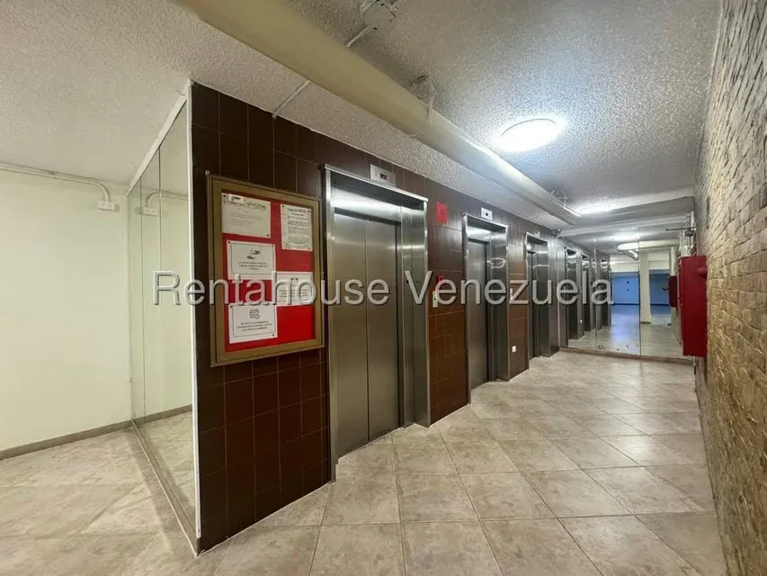 Apartamento (1 Nivel) en Venta en Colinas de Bello Monte, Distrito Metropolitano - 5