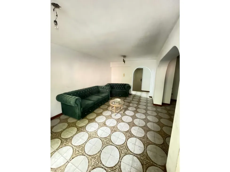 Vendo Apartamento en La Urbina para Remodelar - 3