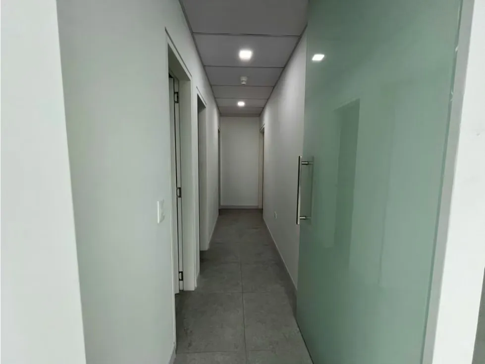 Vendo/alquilo oficina/local c/ terraza 250m2 Las Mercedes 5753 - 3