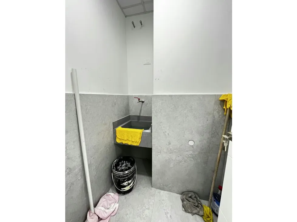 Vendo/alquilo oficina/local c/ terraza 250m2 Las Mercedes 5753 - 21