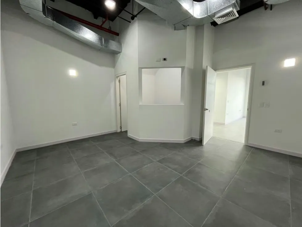 Vendo/alquilo oficina/local c/ terraza 250m2 Las Mercedes 5753 - 4