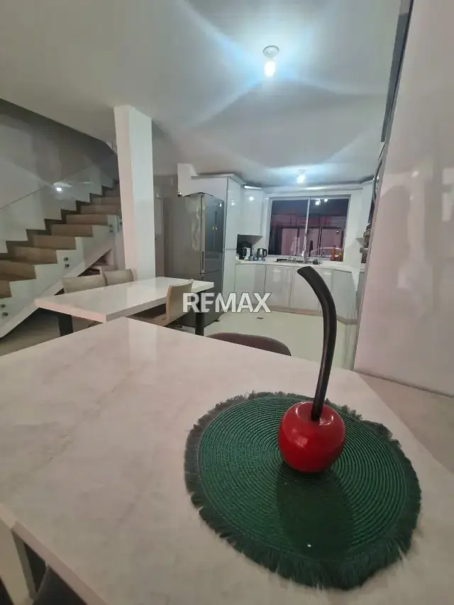 Se Vende Townhouse Santa Cruz San Diego Moderno Remodelado