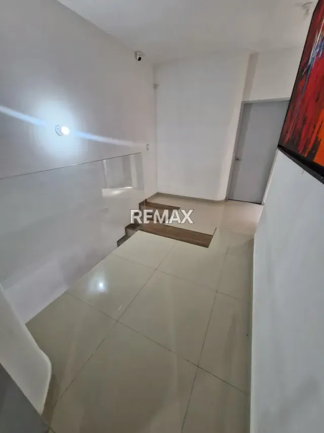 Se Vende Townhouse Santa Cruz San Diego Moderno Remodelado - 19