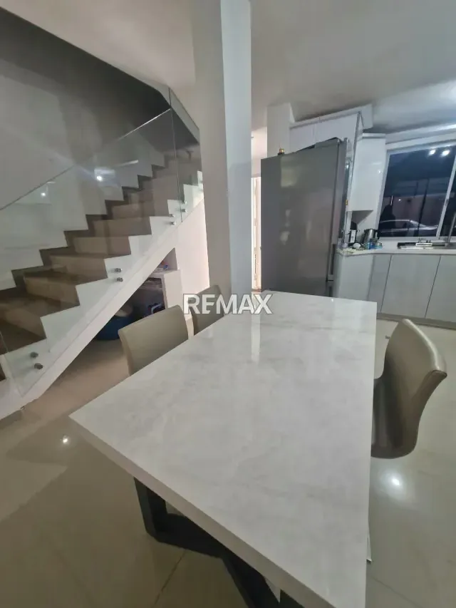 Se Vende Townhouse Santa Cruz San Diego Moderno Remodelado - 6