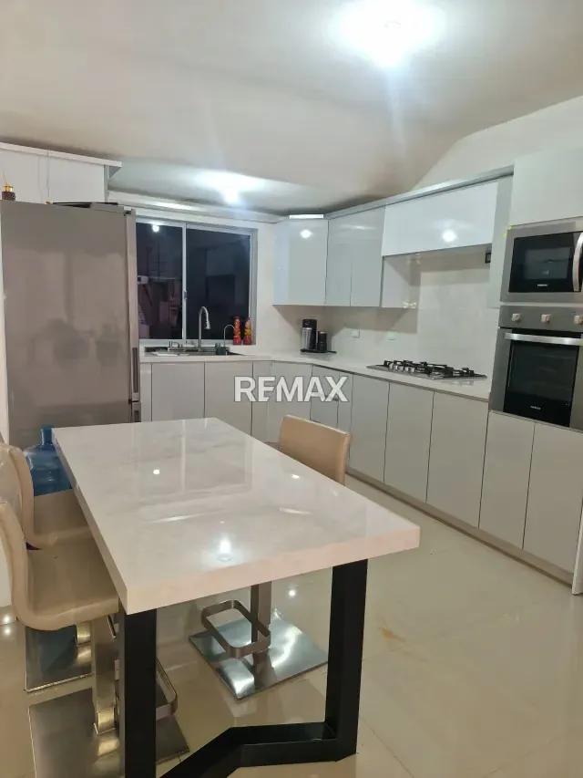 Se Vende Townhouse Santa Cruz San Diego Moderno Remodelado - 7