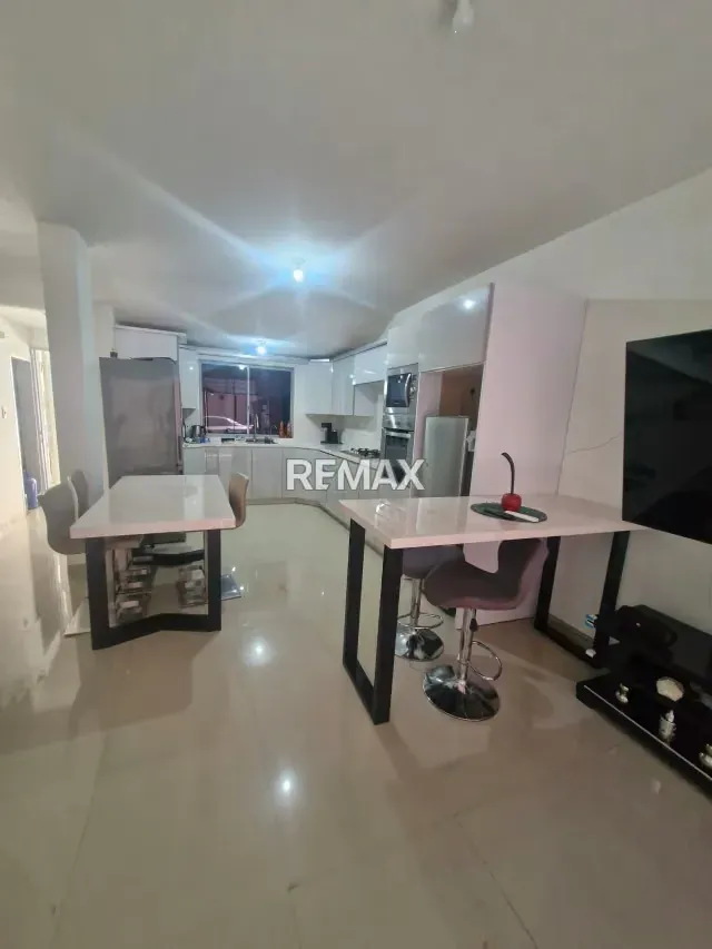 Se Vende Townhouse Santa Cruz San Diego Moderno Remodelado - 9