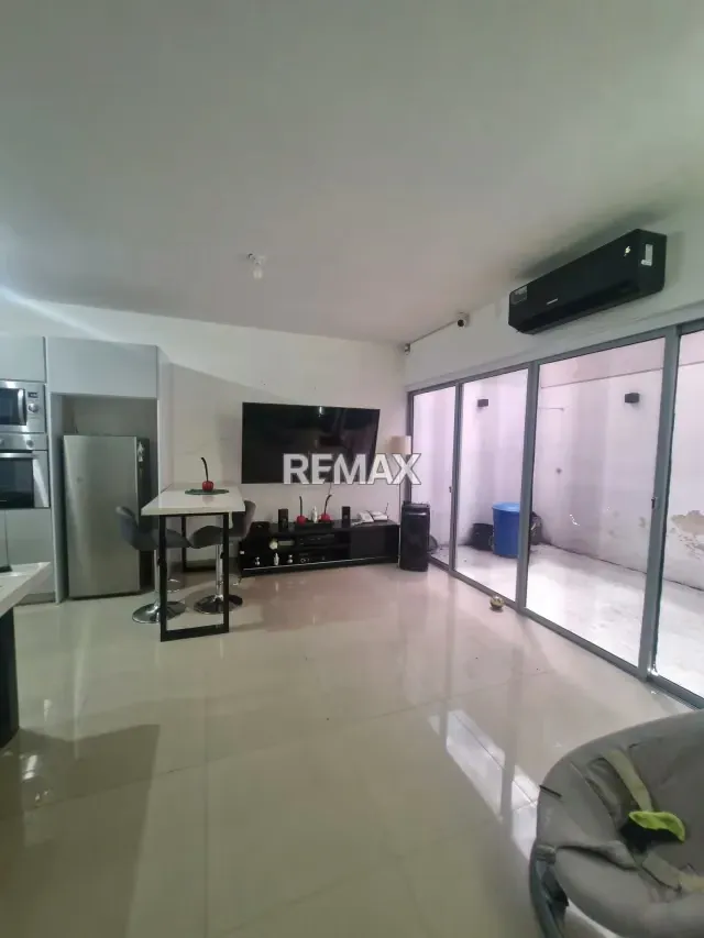 Se Vende Townhouse Santa Cruz San Diego Moderno Remodelado - 10