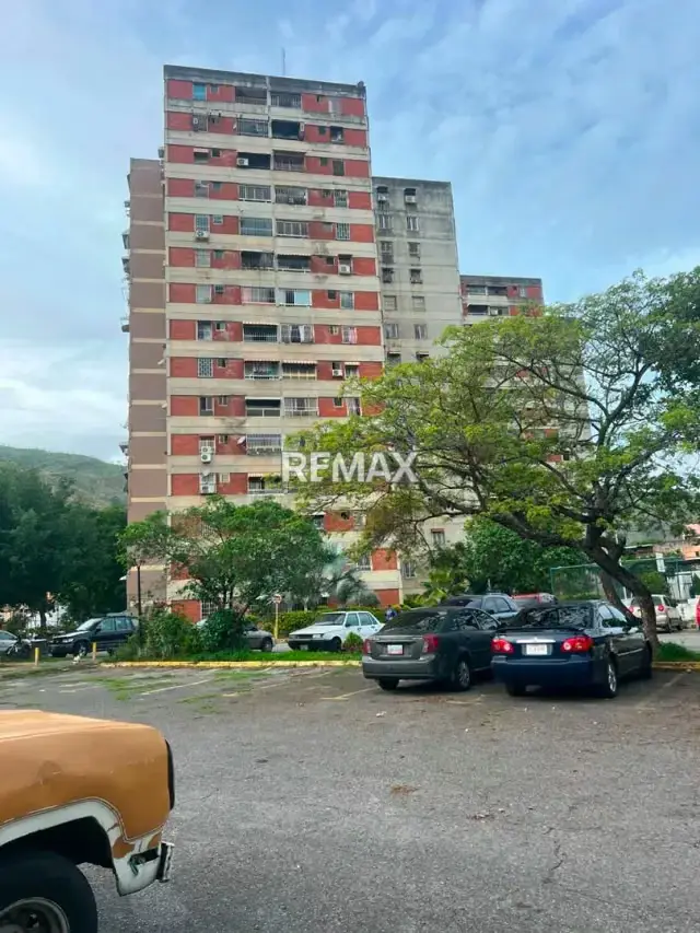 Se vende acogedor apartamento en La Victoria Urb Las Mercedes Invica