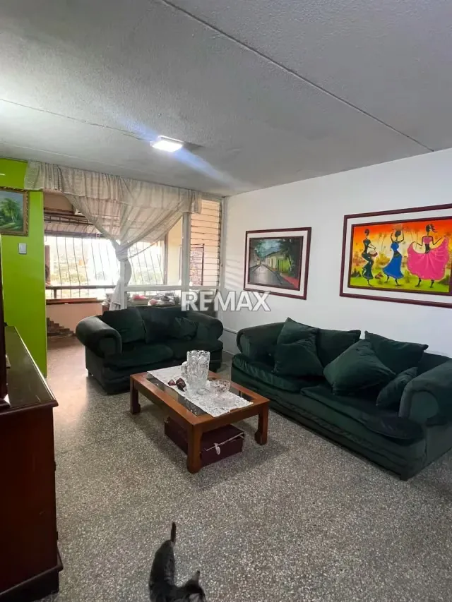 Se vende acogedor apartamento en La Victoria Urb Las Mercedes Invica - 2