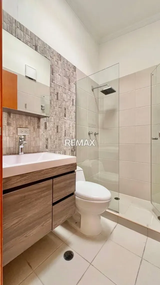 CASA EN VENTA Urb. LA FONTANA - 16