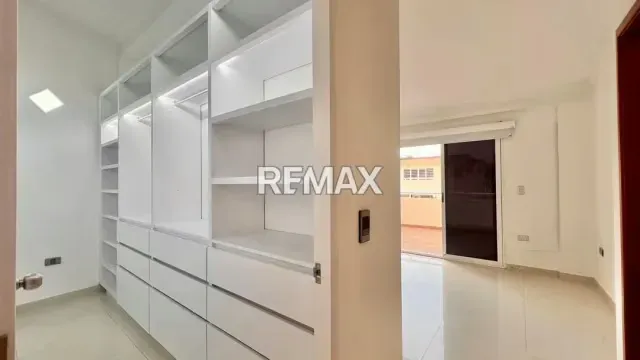 CASA EN VENTA Urb. LA FONTANA - 9