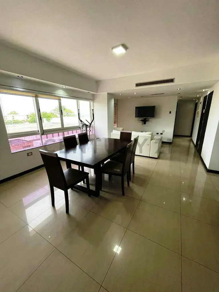C21 VENDE MODERNO APTO PLAZA CAMPO Ave El Milagro - 5