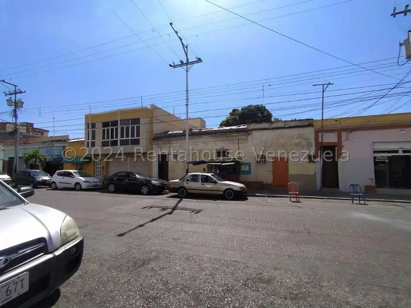 Terreno (Comercial) en Venta en Avenida Miranda, Aragua
