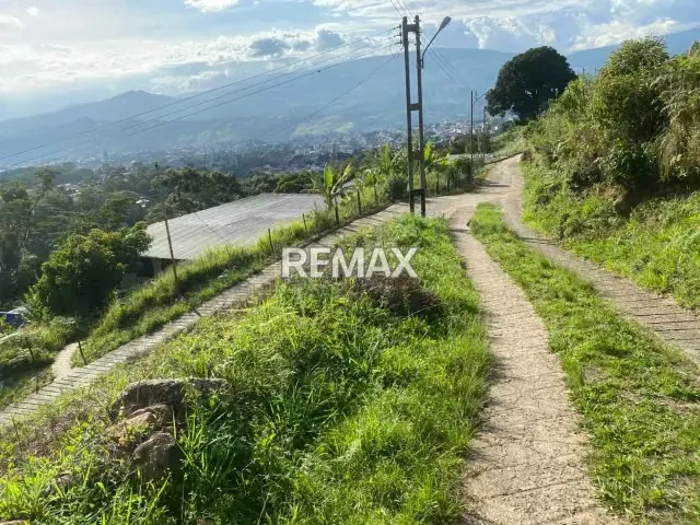 Terreno en Venta - Barrio sucre - 10