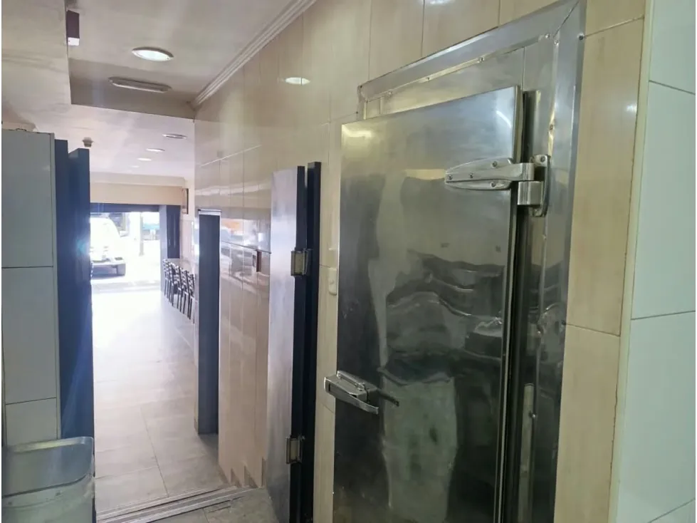VENTA DE LOCAL COMERCIAL Y FONDO DE COMERCIO EN CHACAITO, MUN. CHACAO - 4