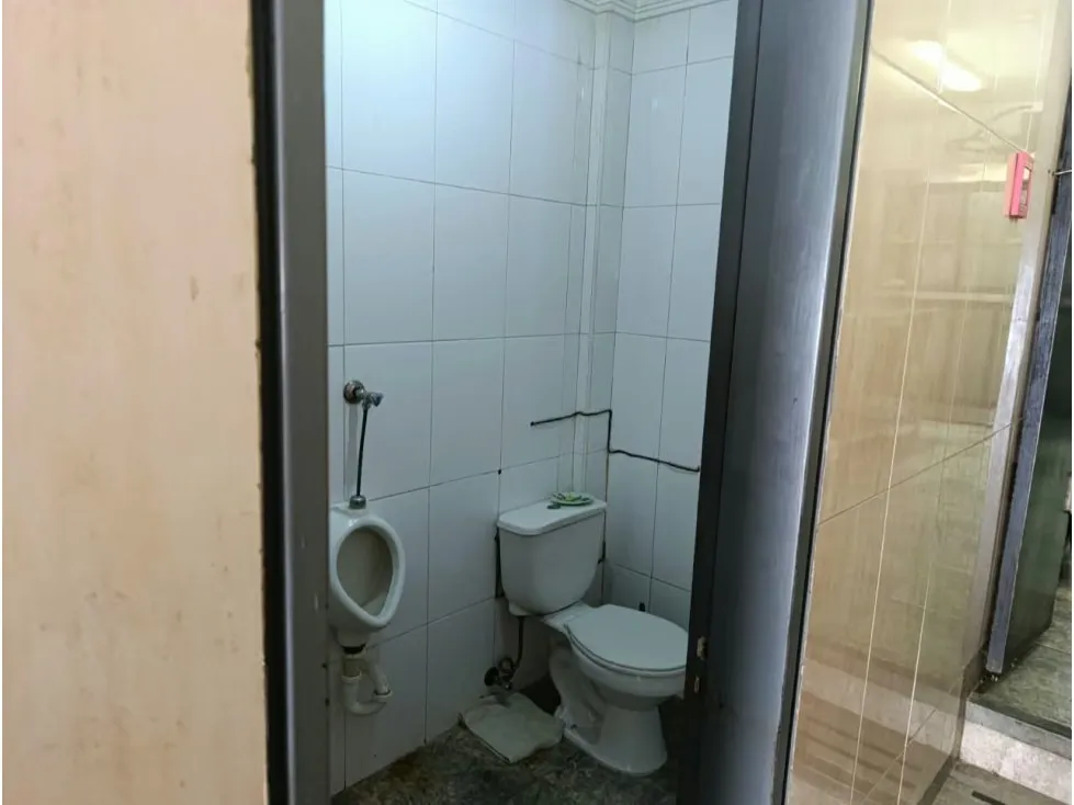 VENTA DE LOCAL COMERCIAL Y FONDO DE COMERCIO EN CHACAITO, MUN. CHACAO - 8