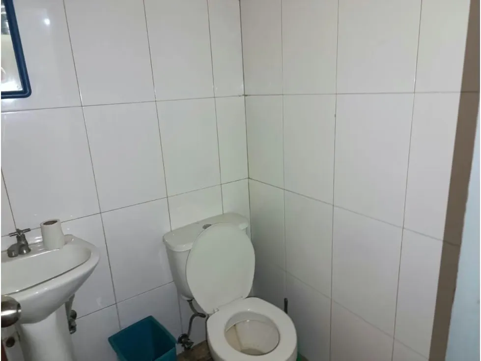 VENTA DE LOCAL COMERCIAL Y FONDO DE COMERCIO EN CHACAITO, MUN. CHACAO - 9