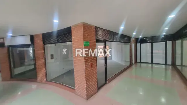 LOCAL COMERCIAL EN ALQUILER NIVEL 2 (N2-104) BALCON CENTRAL CC GALERIA LAS AMERICAS - 3