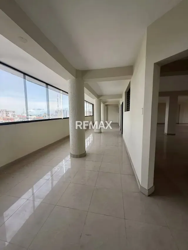 En Alquiler 5ta Planta del Centro Comercial MASCOLO. - 3