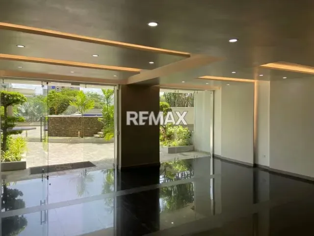 Apartamento Ejecutivo en Alquiler La Trigaleña Alta Tipo Duplex Con Patio Con Planta Pozo Piscina - 15