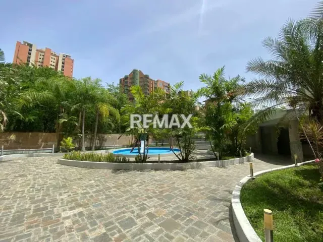 Apartamento Ejecutivo en Alquiler La Trigaleña Alta Tipo Duplex Con Patio Con Planta Pozo Piscina - 3