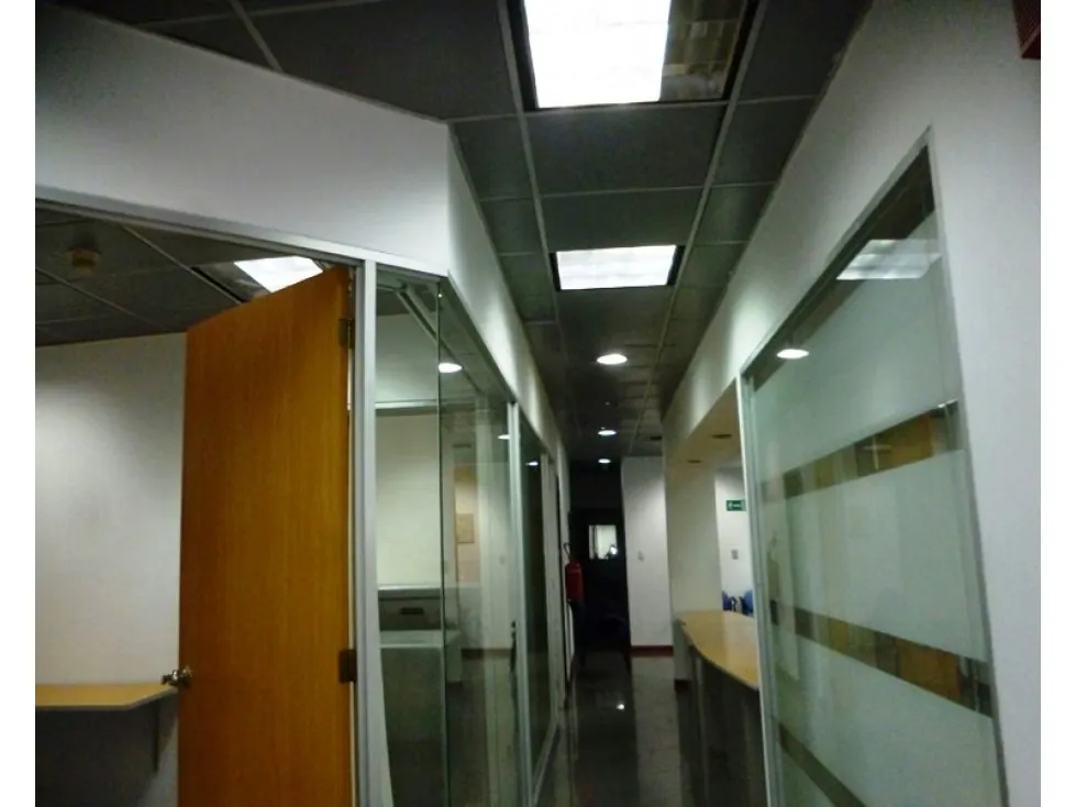 Alquiler local comercial 161m2 Plaza Venezuela 3515 - 11