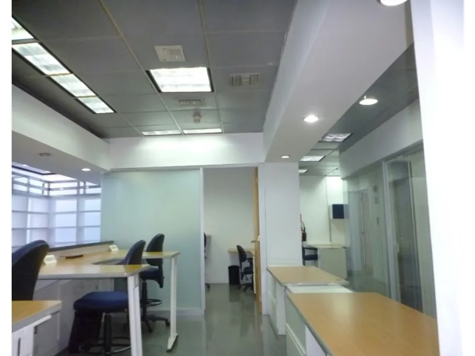 Alquiler local comercial 161m2 Plaza Venezuela 3515 - 12