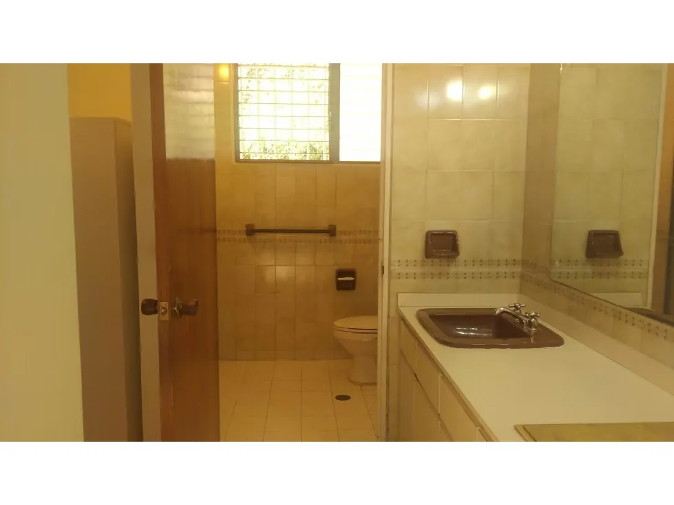 AMPLIA Y LINDA CASA EN VENTA EN COLINAS DE SANTA MÓNICA - 13