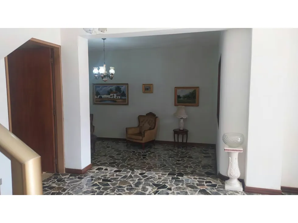 AMPLIA Y LINDA CASA EN VENTA EN COLINAS DE SANTA MÓNICA - 5