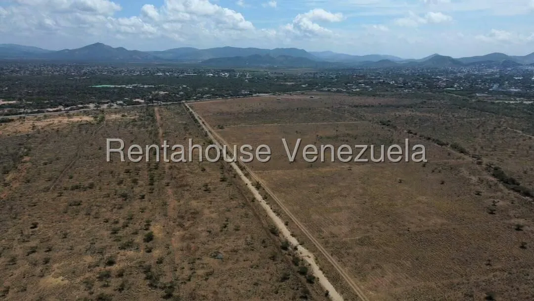 Terreno (Comercial) en Venta en Parroquia Juan de Villegas, Lara - 21