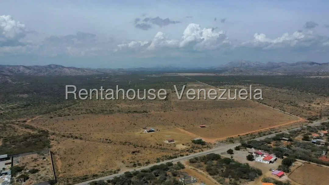 Terreno (Comercial) en Venta en Parroquia Juan de Villegas, Lara - 23