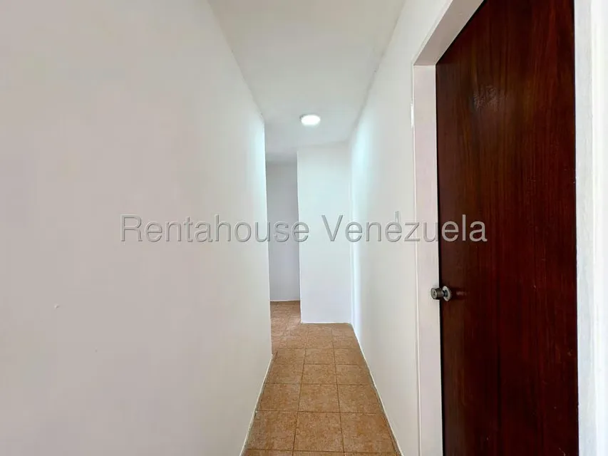 Apartamento (1 Nivel) en Alquiler en Las Trinitarias, Lara - 11