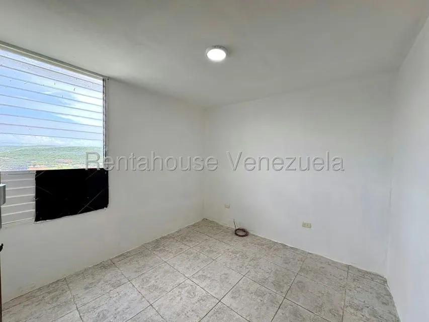 Apartamento (1 Nivel) en Alquiler en Las Trinitarias, Lara - 16