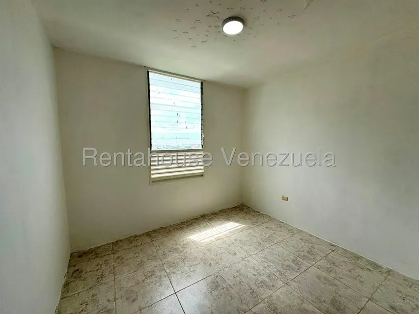 Apartamento (1 Nivel) en Alquiler en Las Trinitarias, Lara - 17