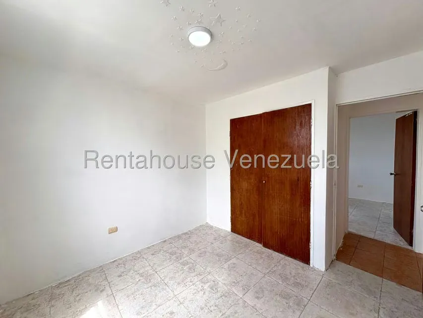 Apartamento (1 Nivel) en Alquiler en Las Trinitarias, Lara - 18