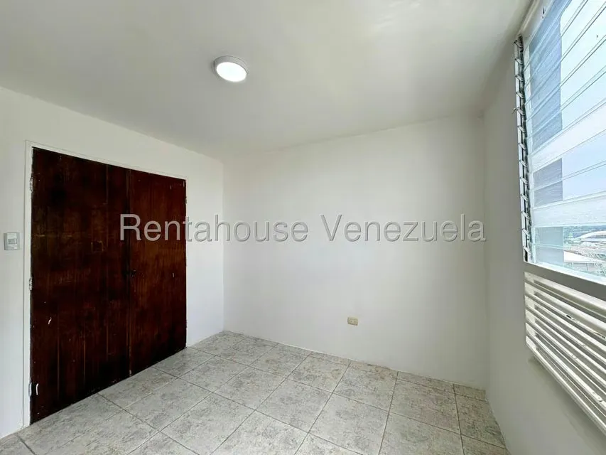 Apartamento (1 Nivel) en Alquiler en Las Trinitarias, Lara - 20