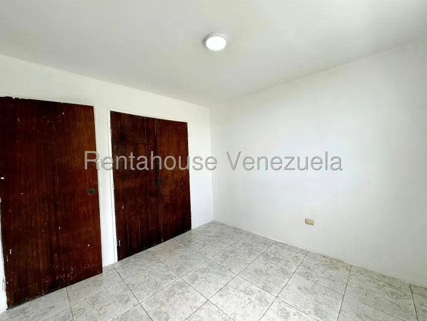 Apartamento (1 Nivel) en Alquiler en Las Trinitarias, Lara - 21