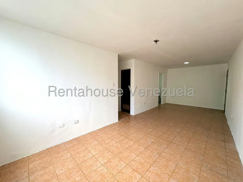 Apartamento (1 Nivel) en Alquiler en Las Trinitarias, Lara - 5