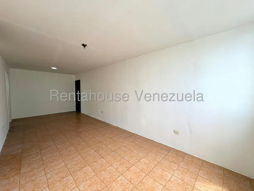 Apartamento (1 Nivel) en Alquiler en Las Trinitarias, Lara - 6
