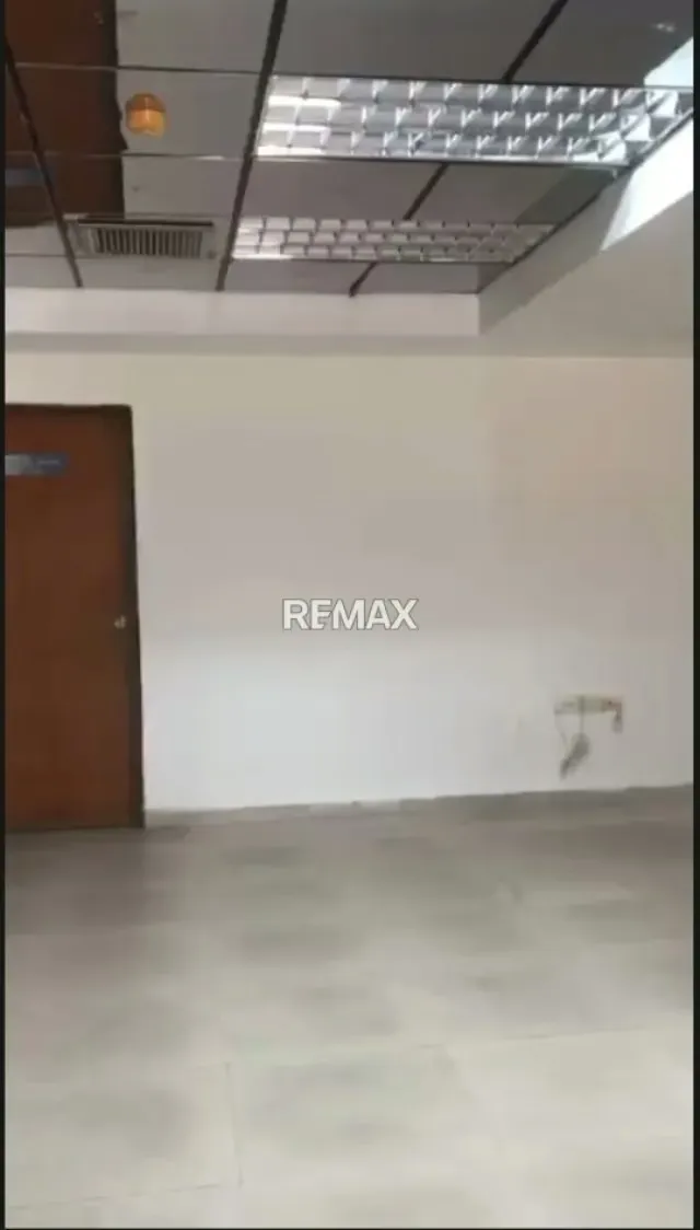 LOCAL COMERCIAL EN VENTA UBICADO EN LA CALLE 77 AV 5 DE JULIO