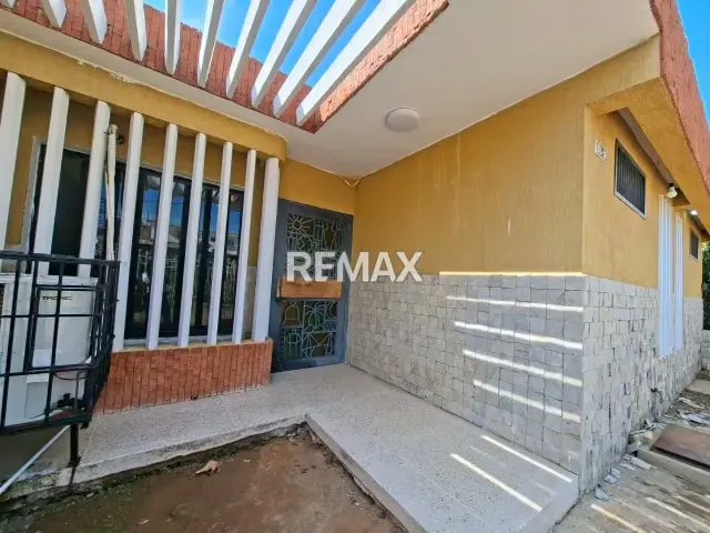 Casa Comercial