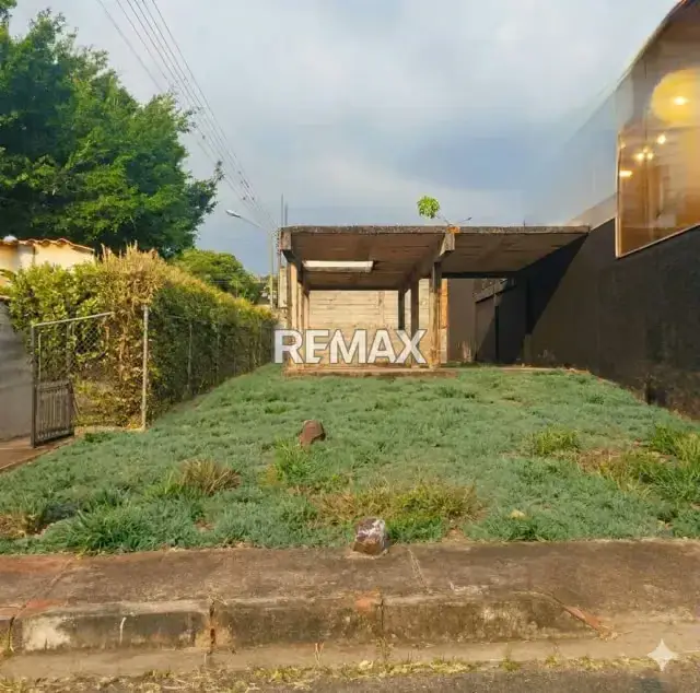 En Venta Terreno con avances de Construcción