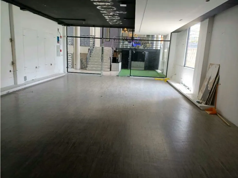 Se Alquila Local Comercial de 240 m2 nivel SD EN CC Santa Monica - 8