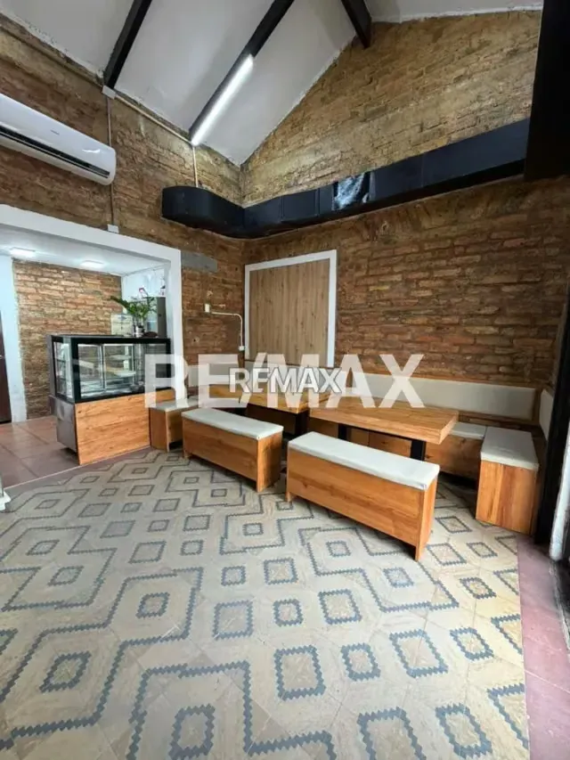 EN VENTA PUNTO COMERCIAL AV 8 SANTA RITA - 3