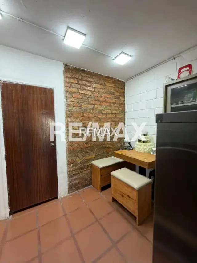 EN VENTA PUNTO COMERCIAL AV 8 SANTA RITA - 5