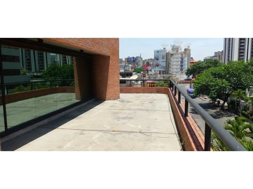 Alquilo Oficina EL ROSAL $4.000 / 300m2 + 200 terrazas