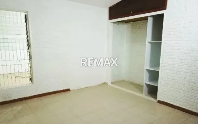 Maravillosa y amplia casa de esquina ubicada en la urb el molino con facil acceso y tranquilidad - 5