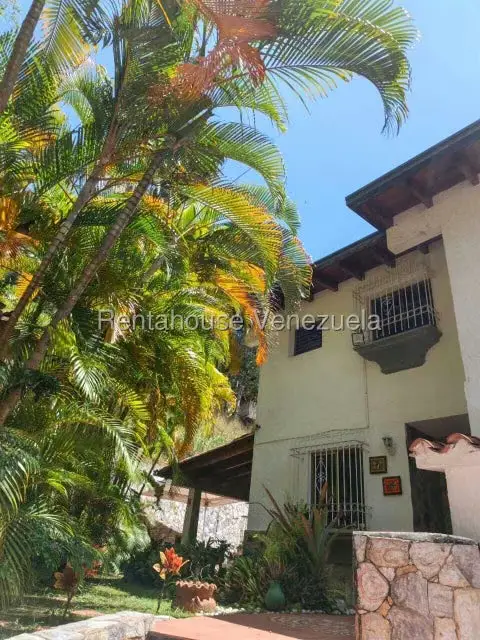 Casa (Duplex) en Alquiler en Lomas de Prados del Este, Distrito Metropolitano