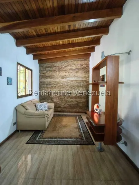 Casa (Duplex) en Alquiler en Lomas de Prados del Este, Distrito Metropolitano - 13