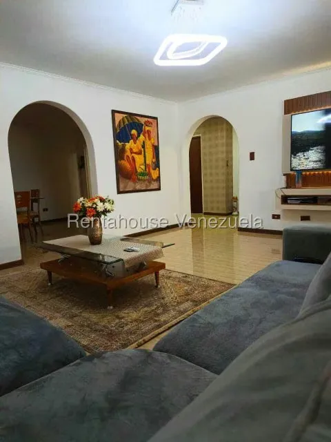 Casa (Duplex) en Alquiler en Lomas de Prados del Este, Distrito Metropolitano - 5